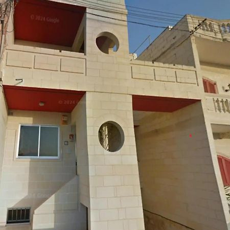 Luqa Premium Rooms Ngoại thất bức ảnh